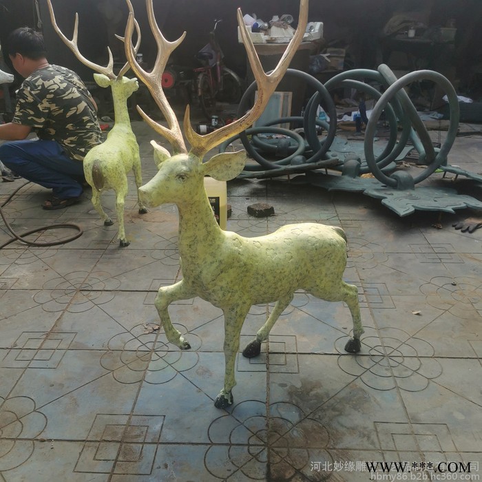 妙缘铜雕 家居红铜灵芝鹿雕塑摆件 动物园大号型玻璃钢动物鹿塑像厂家图4
