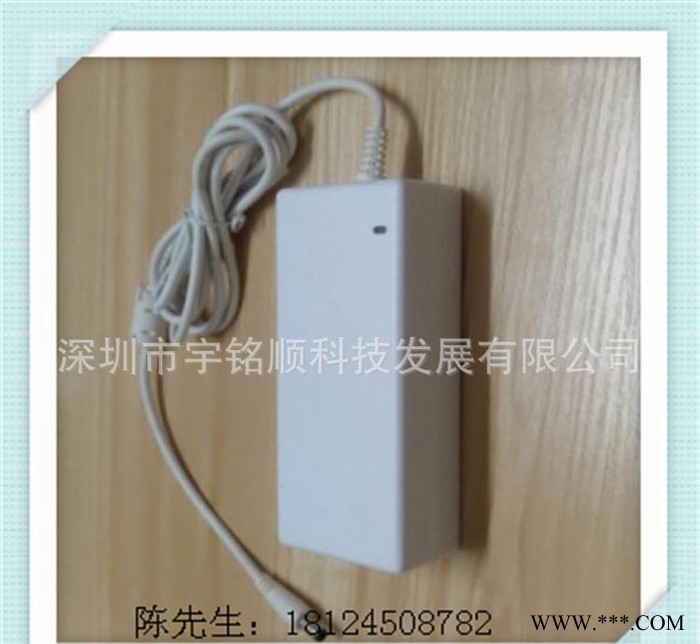 桌面式 白色12V3A过认证开关电源按摩椅电源适配器
